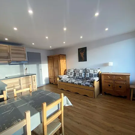 Neves - Location: Pour 4 Personnes Dans Un Quartier Anime * Val Thorens
