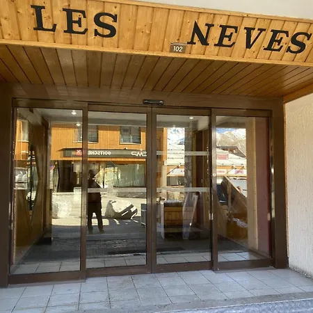 Neves - Location: Pour 4 Personnes Dans Un Quartier Anime 아파트 발토랑스