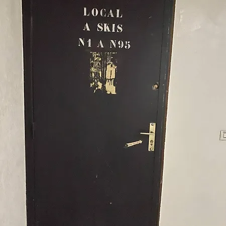 Neves - Location: Pour 4 Personnes Dans Un Quartier Anime 아파트 *
