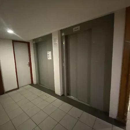 Neves - Location: Pour 4 Personnes Dans Un Quartier Anime Daire